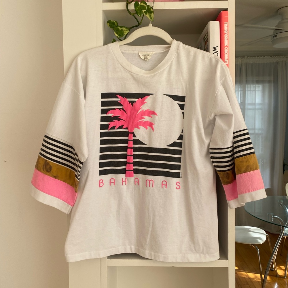 80s style vintage Bahamas graphic tee